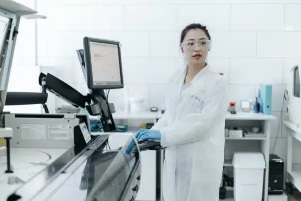 Laboratoire de biologie médicale : l’importance des analyses cliniques dans le diagnostic médical