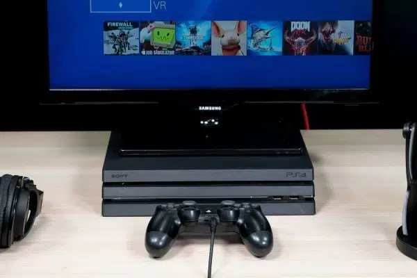 Comment allumer le microphone sur la PS4 ?